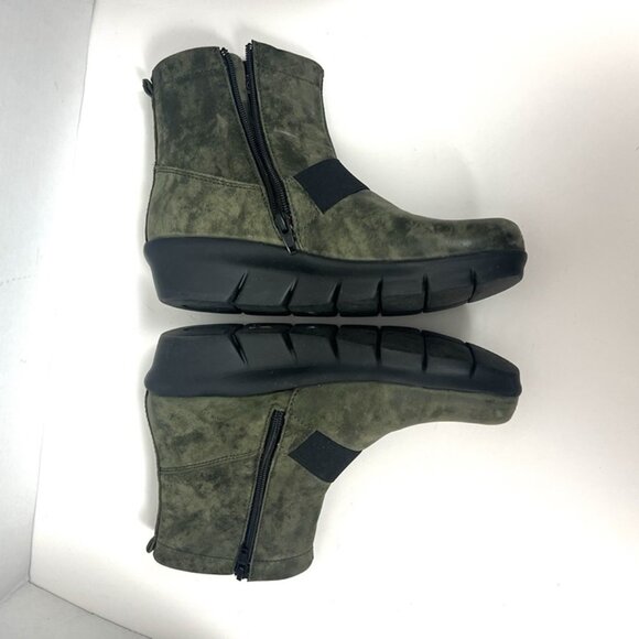 Wolky Women 38 US 7.5 Omni Casual Side Zip Wedge Ankle Bootie Green Leather Boot - Picture 4 of 10